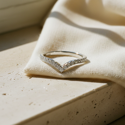 ZOE - Chevron 925 Sterling Silver Moissanites Ring