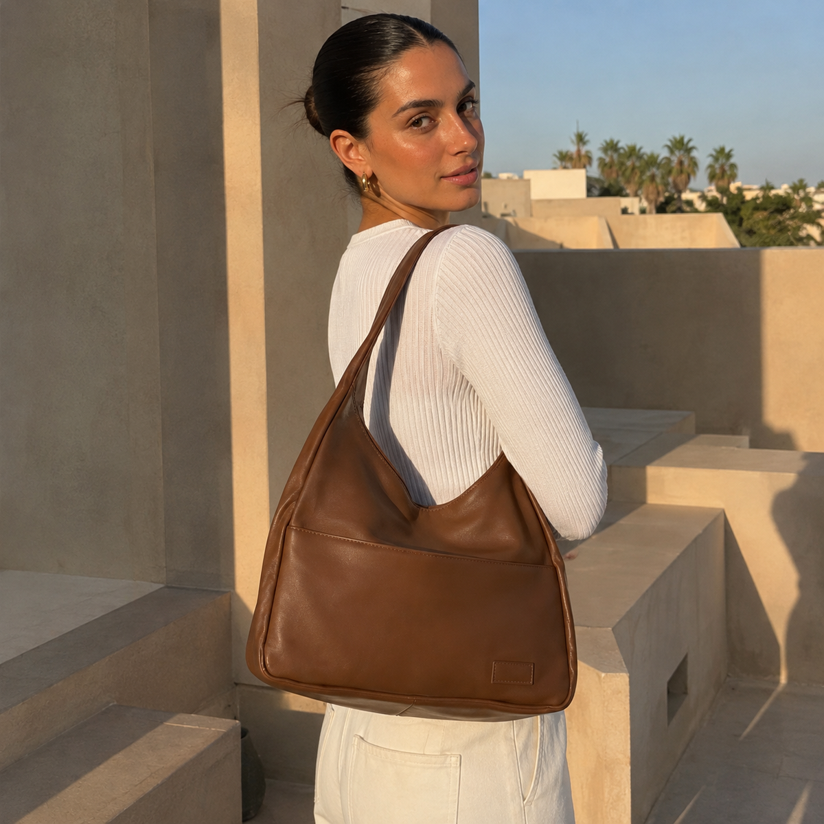 MAËVA - Vegane Schultertasche aus Leder