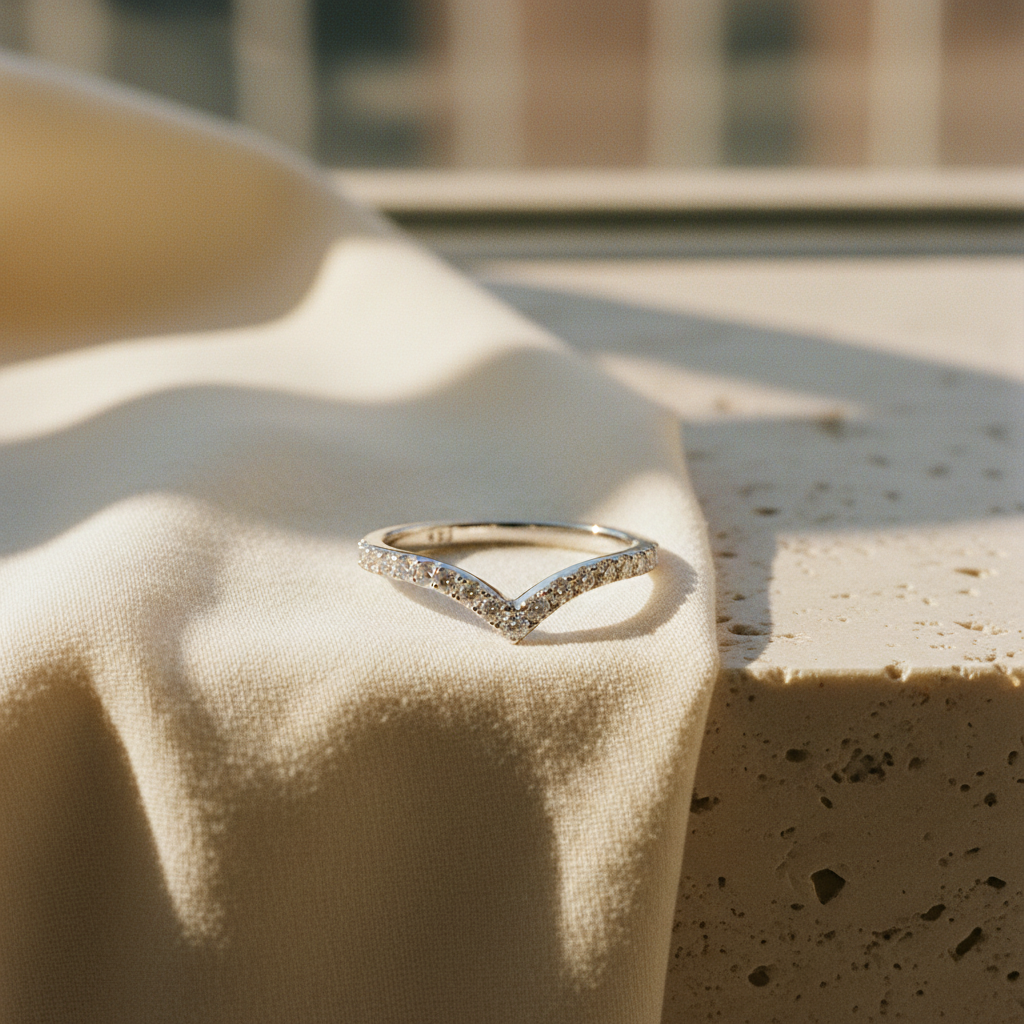 ZOE - Chevron 925 Sterling Silver Moissanites Ring